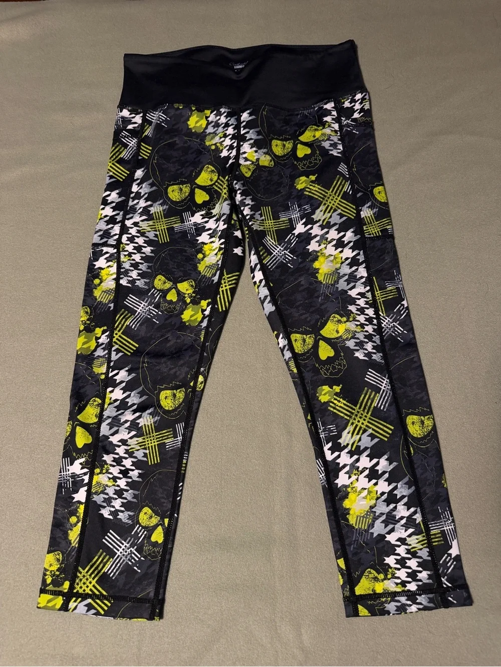 Women’s Black Skull Print Active Leggings with Yellow Accents Capri Length